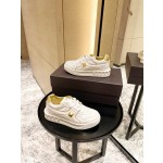 【Valentino】𝟐𝟎𝟐𝟏/𝐒𝐒 𝐧𝐞𝐰 Valentino 2021 fall and winter new one stud sneakers couples on the new