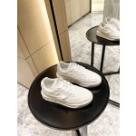 【Valentino】𝟐𝟎𝟐𝟏/𝐒𝐒 𝐧𝐞𝐰 Valentino 2021 fall and winter new one stud sneakers couples on the new
