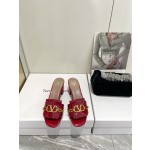 【Valentino】𝟐𝟎𝟐𝟏/𝐒𝐒 𝐧𝐞𝐰  Valentino 2022 / fw spring and summer new women's slippers