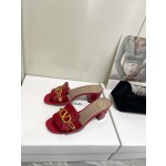 【Valentino】𝟐𝟎𝟐𝟏/𝐒𝐒 𝐧𝐞𝐰  Valentino 2022 / fw spring and summer new women's slippers