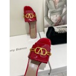 【Valentino】𝟐𝟎𝟐𝟏/𝐒𝐒 𝐧𝐞𝐰  Valentino 2022 / fw spring and summer new women's slippers