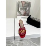 【Valentino】𝟐𝟎𝟐𝟏/𝐒𝐒 𝐧𝐞𝐰  Valentino 2022 / fw spring and summer new women's slippers