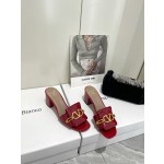 【Valentino】𝟐𝟎𝟐𝟏/𝐒𝐒 𝐧𝐞𝐰  Valentino 2022 / fw spring and summer new women's slippers