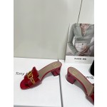 【Valentino】𝟐𝟎𝟐𝟏/𝐒𝐒 𝐧𝐞𝐰  Valentino 2022 / fw spring and summer new women's slippers