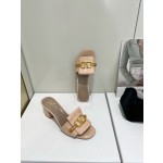 【Valentino】𝟐𝟎𝟐𝟏/𝐒𝐒 𝐧𝐞𝐰  Valentino 2022 / fw spring and summer new women's slippers