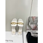 【Valentino】𝟐𝟎𝟐𝟏/𝐒𝐒 𝐧𝐞𝐰  Valentino 2022 / fw spring and summer new women's slippers