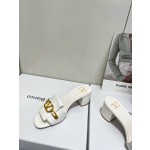 【Valentino】𝟐𝟎𝟐𝟏/𝐒𝐒 𝐧𝐞𝐰  Valentino 2022 / fw spring and summer new women's slippers