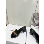 【Valentino】𝟐𝟎𝟐𝟏/𝐒𝐒 𝐧𝐞𝐰  Valentino 2022 / fw spring and summer new women's slippers