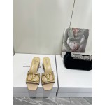 【Valentino】𝟐𝟎𝟐𝟏/𝐒𝐒 𝐧𝐞𝐰  Valentino 2022 / fw spring and summer new women's slippers