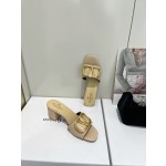 【Valentino】𝟐𝟎𝟐𝟏/𝐒𝐒 𝐧𝐞𝐰  Valentino 2022 / fw spring and summer new women's slippers