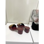 【Valentino】𝟐𝟎𝟐𝟏/𝐒𝐒 𝐧𝐞𝐰  Valentino 2022 / fw spring and summer new women's slippers