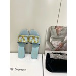 【Valentino】𝟐𝟎𝟐𝟏/𝐒𝐒 𝐧𝐞𝐰  Valentino 2022 / fw spring and summer new women's slippers