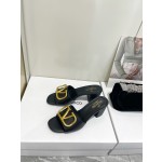 【Valentino】𝟐𝟎𝟐𝟏/𝐒𝐒 𝐧𝐞𝐰  Valentino 2022 / fw spring and summer new women's slippers