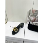 【Valentino】𝟐𝟎𝟐𝟏/𝐒𝐒 𝐧𝐞𝐰  Valentino 2022 / fw spring and summer new women's slippers