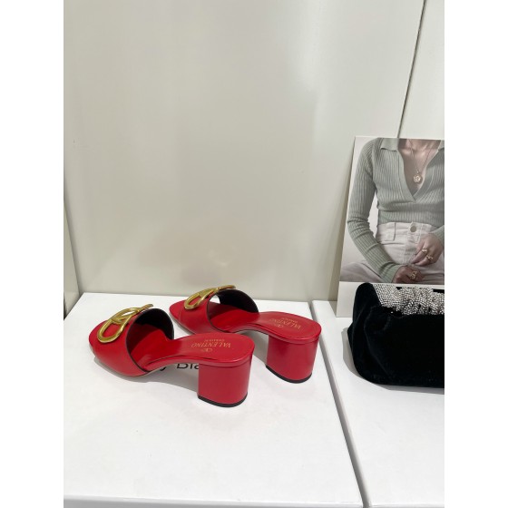 【Valentino】𝟐𝟎𝟐𝟏/𝐒𝐒 𝐧𝐞𝐰  Valentino 2022 / fw spring and summer new women's slippers