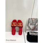 【Valentino】𝟐𝟎𝟐𝟏/𝐒𝐒 𝐧𝐞𝐰  Valentino 2022 / fw spring and summer new women's slippers