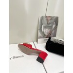 【Valentino】𝟐𝟎𝟐𝟏/𝐒𝐒 𝐧𝐞𝐰  Valentino 2022 / fw spring and summer new women's slippers