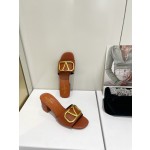 【Valentino】𝟐𝟎𝟐𝟏/𝐒𝐒 𝐧𝐞𝐰  Valentino 2022 / fw spring and summer new women's slippers