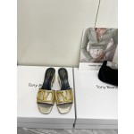 【Valentino】𝟐𝟎𝟐𝟏/𝐒𝐒 𝐧𝐞𝐰  Valentino 2022 / fw spring and summer new women's slippers