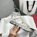 【Valentino】𝟐𝟎𝟐𝟏/𝐒𝐒 𝐧𝐞𝐰  Valentino's newest collection of Roman sandals with Italian printed leather soles