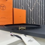 Reversible belt in Hermes Swift and perforated Epsom calfskin