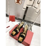 【Valentino】𝟐𝟎𝟐𝟏/𝐒𝐒 𝐧𝐞𝐰  Valentino fabric patent leather lining sheepskin sole cowhide