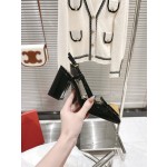 【Valentino】𝟐𝟎𝟐𝟏/𝐒𝐒 𝐧𝐞𝐰  Valentino fabric patent leather lining sheepskin sole cowhide