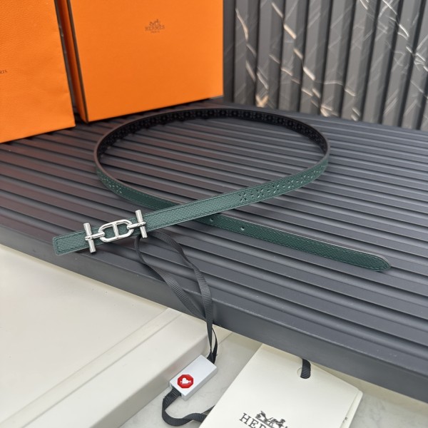 Reversible belt in Hermes Swift and perforated Epsom calfskin