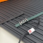 Reversible belt in Hermes Swift and perforated Epsom calfskin