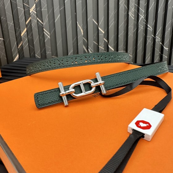 Reversible belt in Hermes Swift and perforated Epsom calfskin