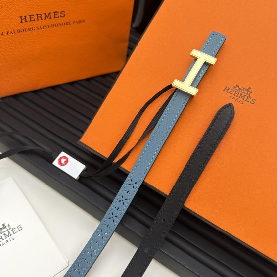 Reversible belt in Hermes Swift and perforated Epsom calfskin