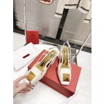 【Valentino】𝟐𝟎𝟐𝟏/𝐒𝐒 𝐧𝐞𝐰  Valentino fabric patent leather lining sheepskin sole cowhide