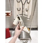 【Valentino】𝟐𝟎𝟐𝟏/𝐒𝐒 𝐧𝐞𝐰  Valentino fabric patent leather lining sheepskin sole cowhide