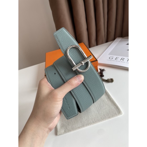 Hermes  ITHAQUE BELT BUCKLE & REVERSIBLE LEATHER STRAP