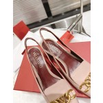 【Valentino】𝟐𝟎𝟐𝟏/𝐒𝐒 𝐧𝐞𝐰  Valentino fabric patent leather lining sheepskin sole cowhide