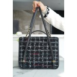 𝗖𝗛𝗔𝗡𝗘𝗟✦ Woven in tweed 𝟮𝟮k Premium Handmade Workshop Black Tweed Shoulder Bag 🖤🤍