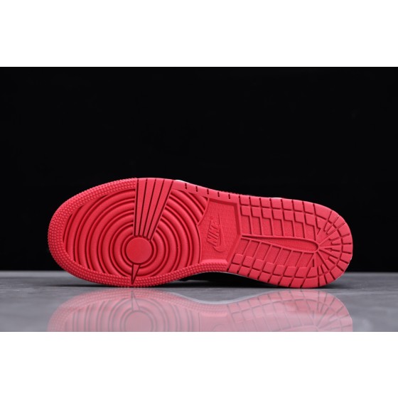 Air Jordan 1 patent leather black and red"