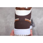 Air Jordan AJ1 Mid Mid-top Chocolate Padded