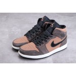 Air Jordan 1 Mid earthy brown