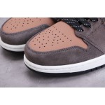 Air Jordan 1 Mid earthy brown