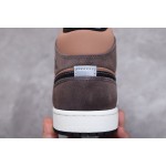 Air Jordan 1 Mid earthy brown