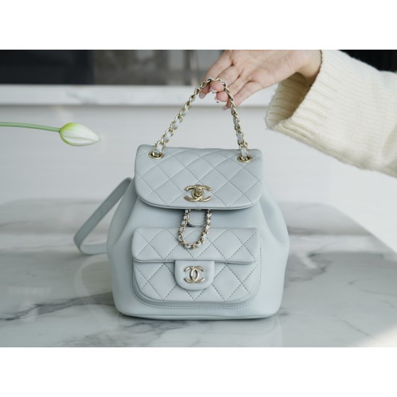 𝗖𝗛𝗔𝗘𝗡𝗟✦Italy 🇮🇹 original lambskin🐑 𝟮𝟮𝗔New 𝐃𝐮𝐦𝐚 shoulder bag sheepskin light blue➿