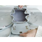 𝗖𝗛𝗔𝗘𝗡𝗟✦Italy 🇮🇹 original lambskin🐑 𝟮𝟮𝗔New 𝐃𝐮𝐦𝐚 shoulder bag sheepskin light blue➿