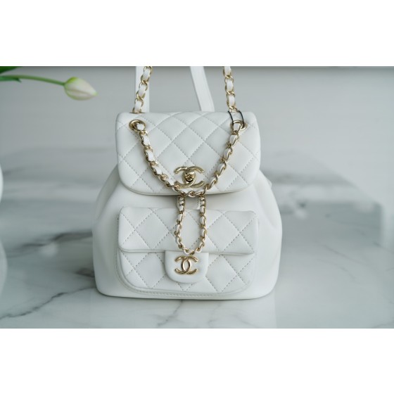 𝗖𝗛𝗔𝗘𝗡𝗟✦Italy 🇮🇹Original Lambskin🐑 𝟮𝟮𝗔New 𝐃𝐮𝐦𝐚Backpack Sheepskin White➿