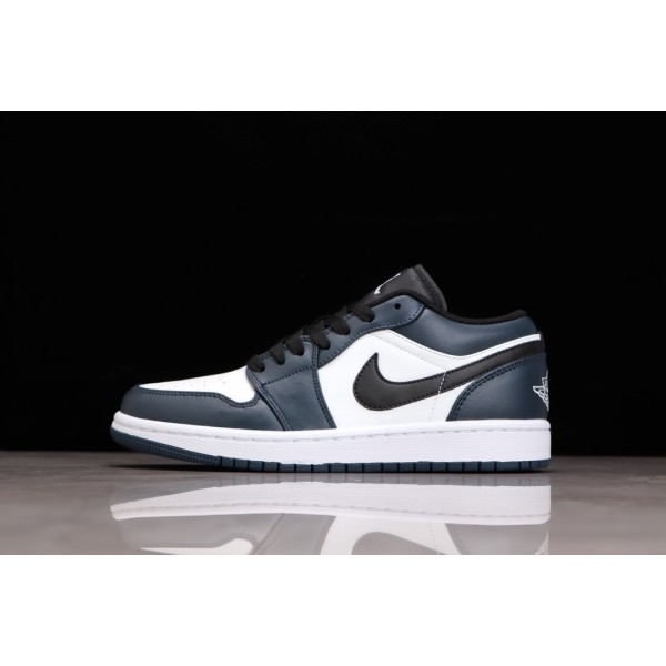 Air Jordan 1 Low marineblauw en wit
