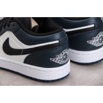 Air Jordan 1 Low marineblauw en wit