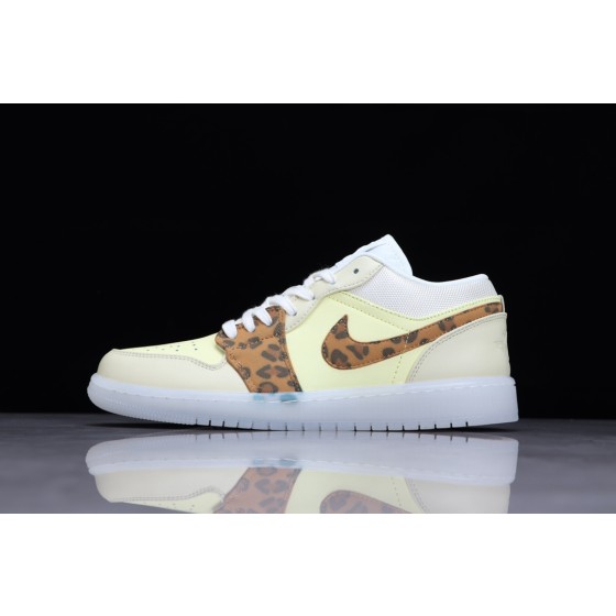 Air Jordan 1 Low low top beige luipaard print