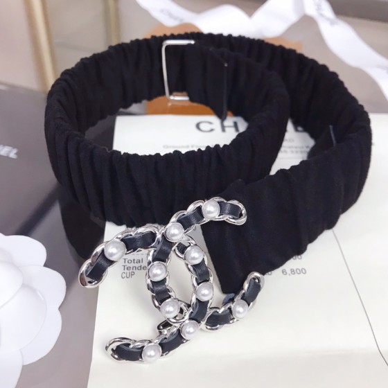 𝗖𝗛𝗔𝗡𝗘𝗟 Classic pearl lambskin elasticated waistband