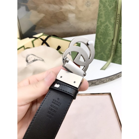 GUCCI Supreme canvas