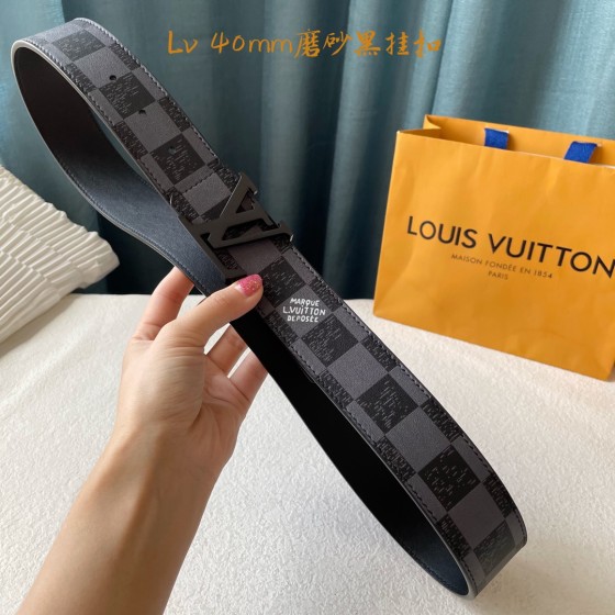 LOUIS VUITTO Covered 40mm belt with stylish double fabric
